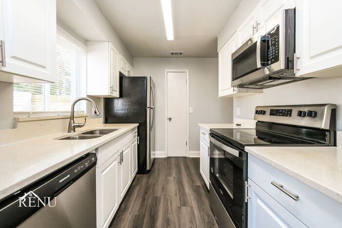 3275 Shady Willow Dr - Photo 3 of 18