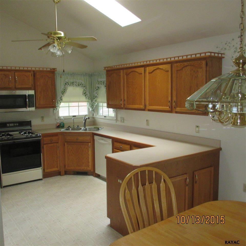 2108 Dorwood Dr - Photo 2 of 14