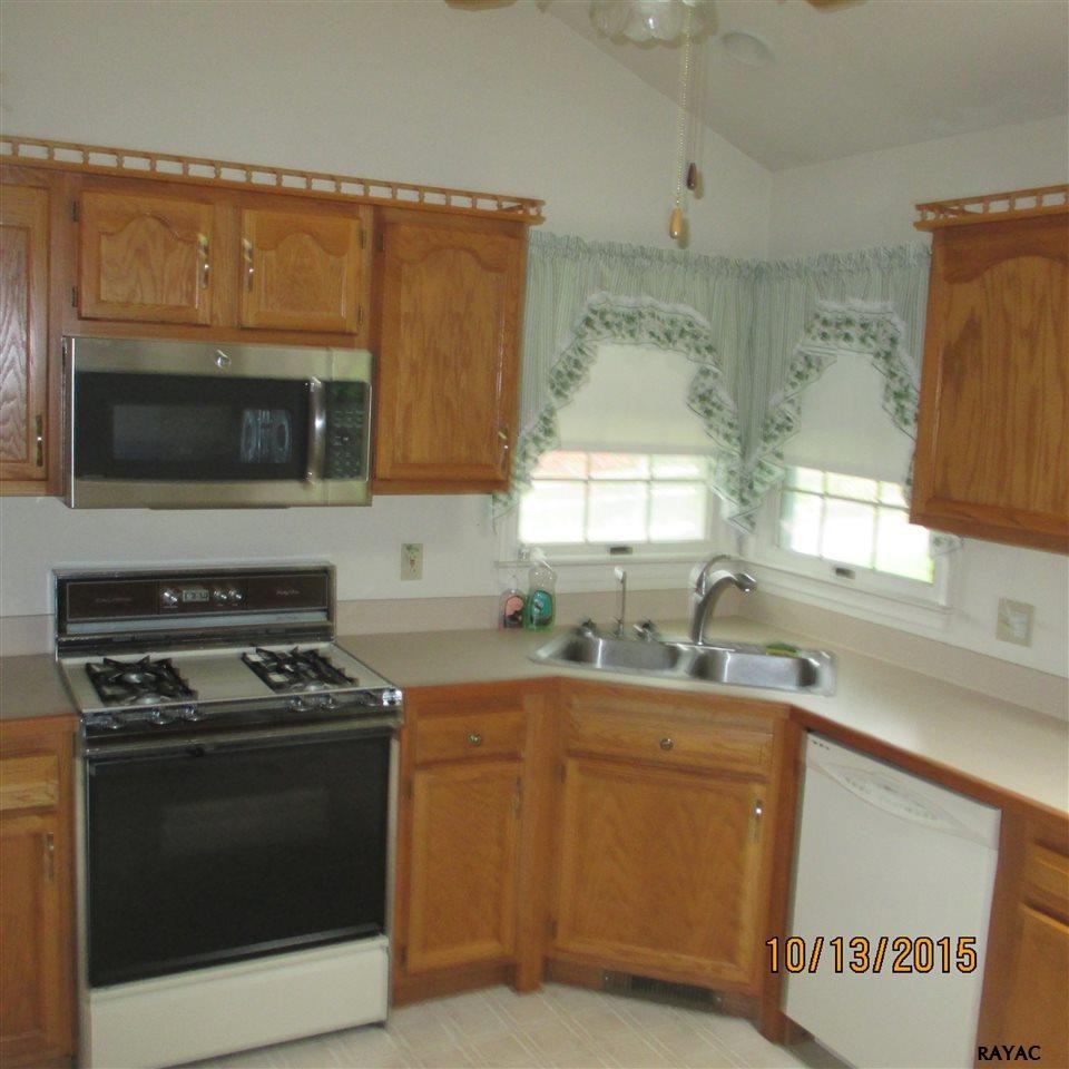 2108 Dorwood Dr - Photo 3 of 14