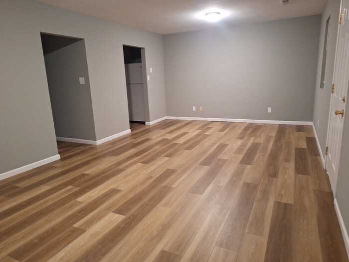 198 W Industrial Dr #B - Photo 3 of 4