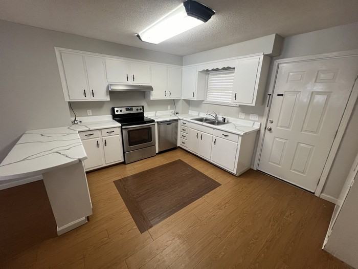 271 Coggins Shore Rd - Photo 3 of 18