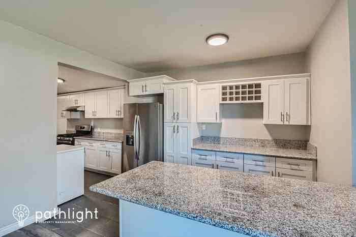 17008 E Brookport St - Photo 2 of 20