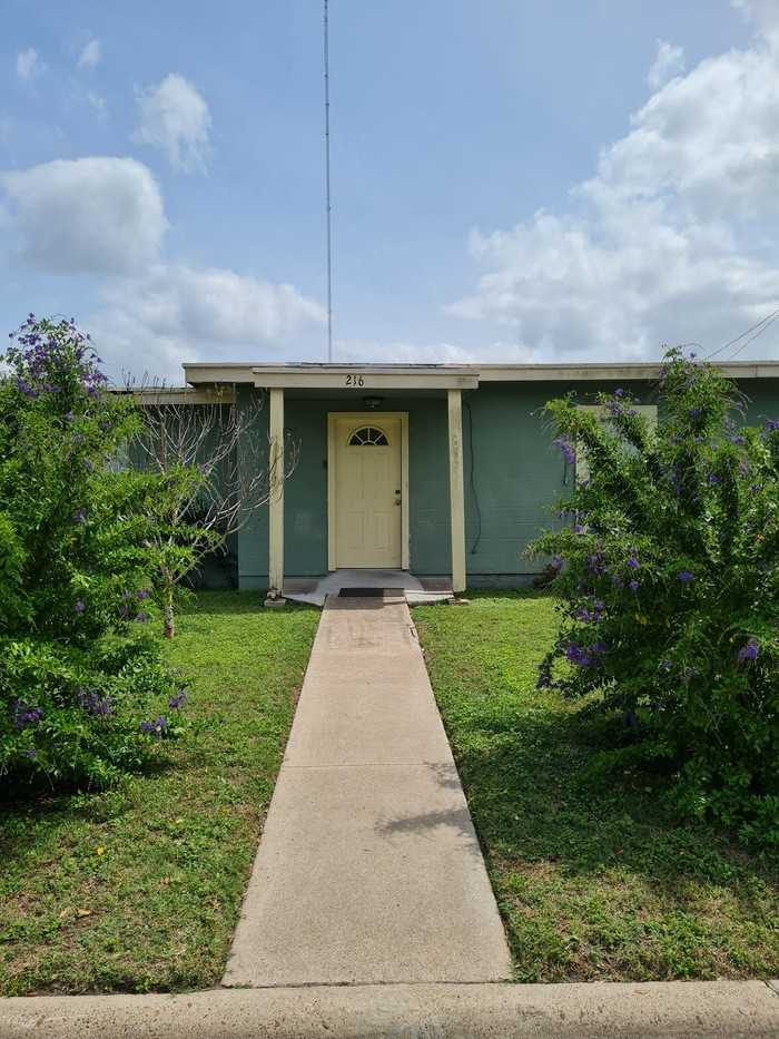 216 E Central Ave 3, La Feria, TX 78559 3 Bedroom Apartment for 800