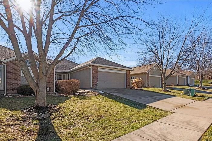 3417 Nw 67th St - Photo 2 of 26