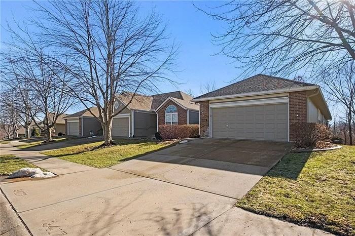 3417 Nw 67th St - Photo 3 of 26