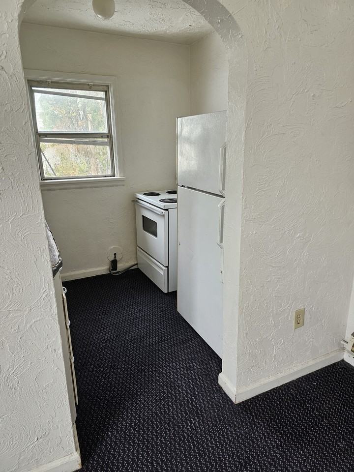 219 H St #2 - Photo 2 of 7