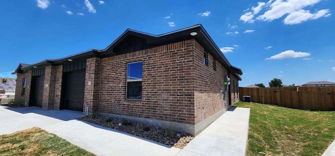 5413 Rose Garden Loop #B - Photo 2 of 24