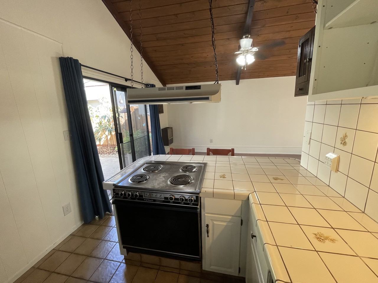 1370 Mariposa St - Photo 4 of 10