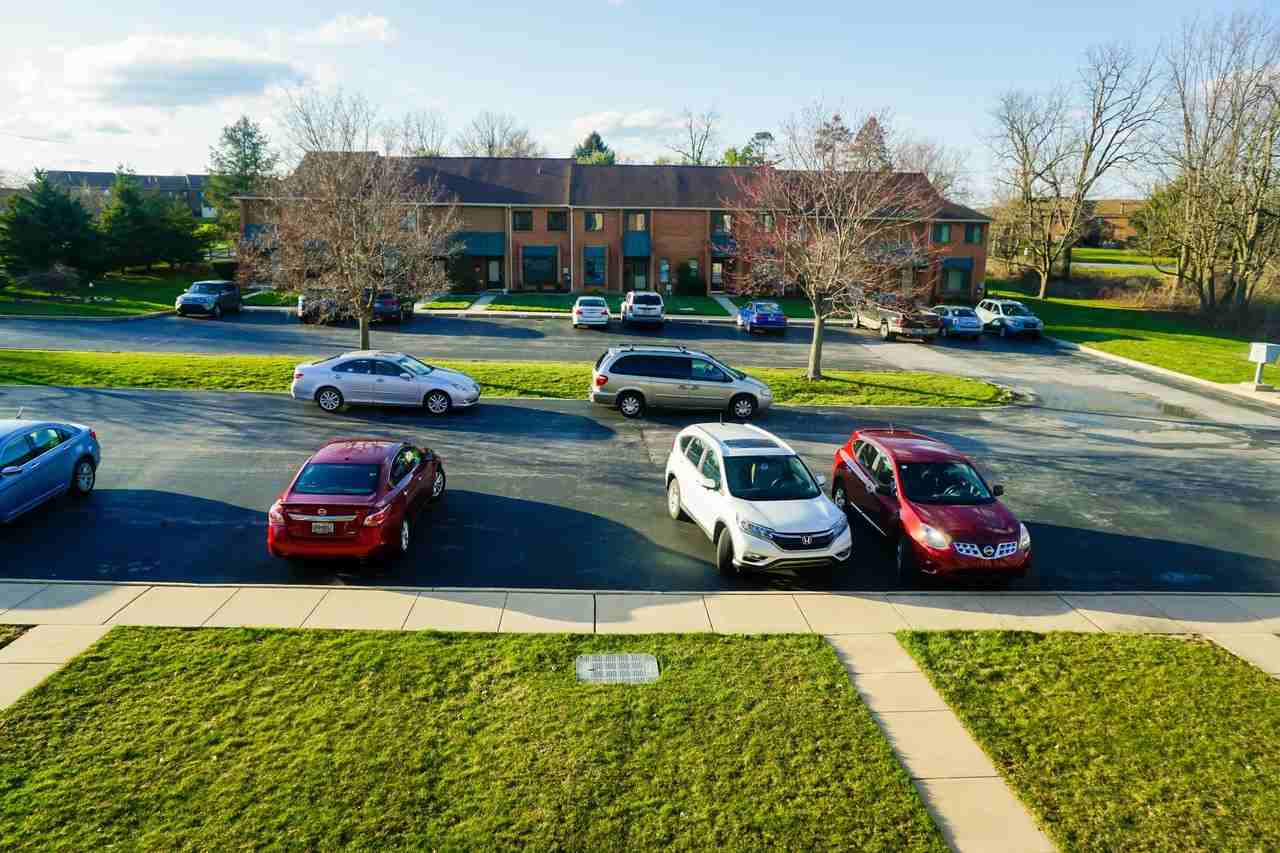 307 N Snowdon Ct #307 - Photo 2 of 19