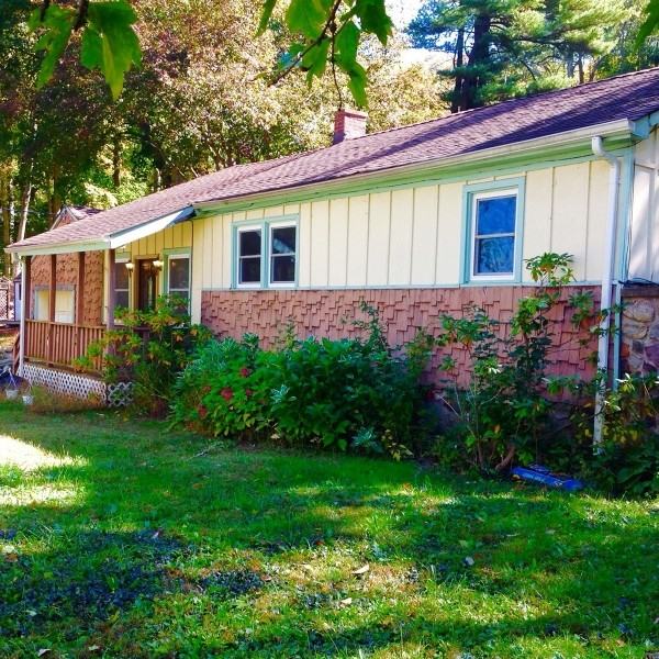 47 Laurel Dr - Photo 2 of 11