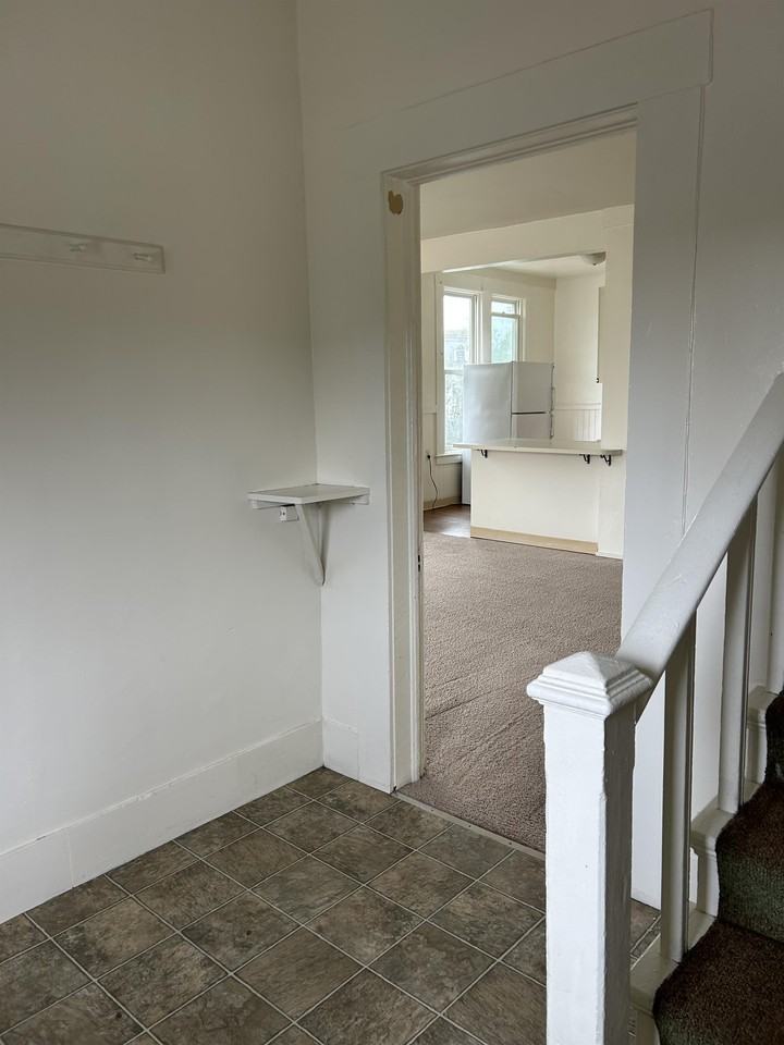 511 Broadway #1 - Photo 4 of 12