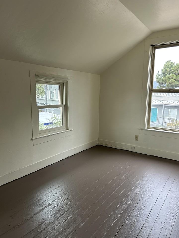 511 Broadway #1 - Photo 5 of 12