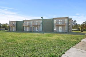 featured image of 407 N College St