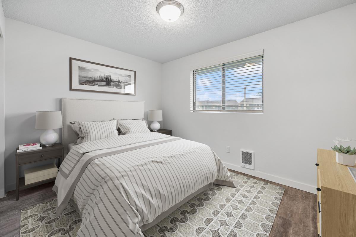 15881 64th St E - Photo 3 of 7