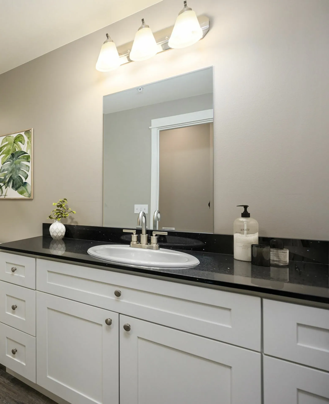 3805 Elwood Avenue - Photo 4 of 23