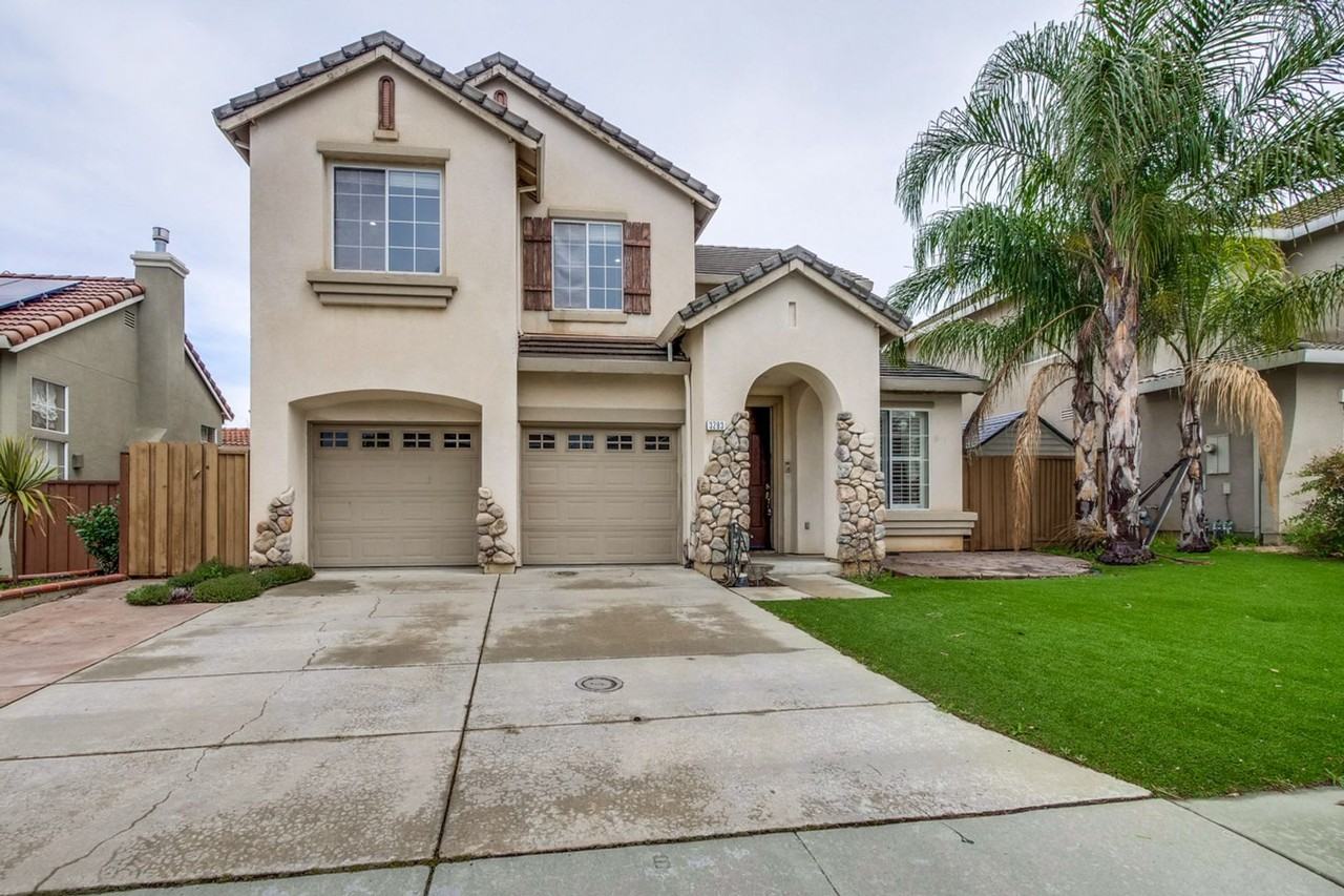 3283 Pappani Way - Photo 3 of 50