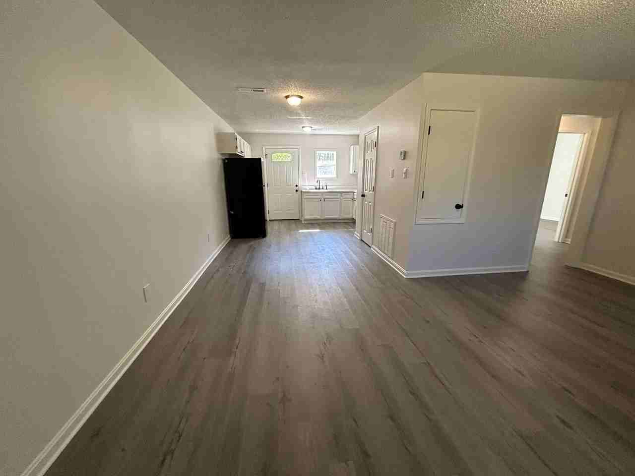 1154 S Washington Ave - Photo 2 of 10