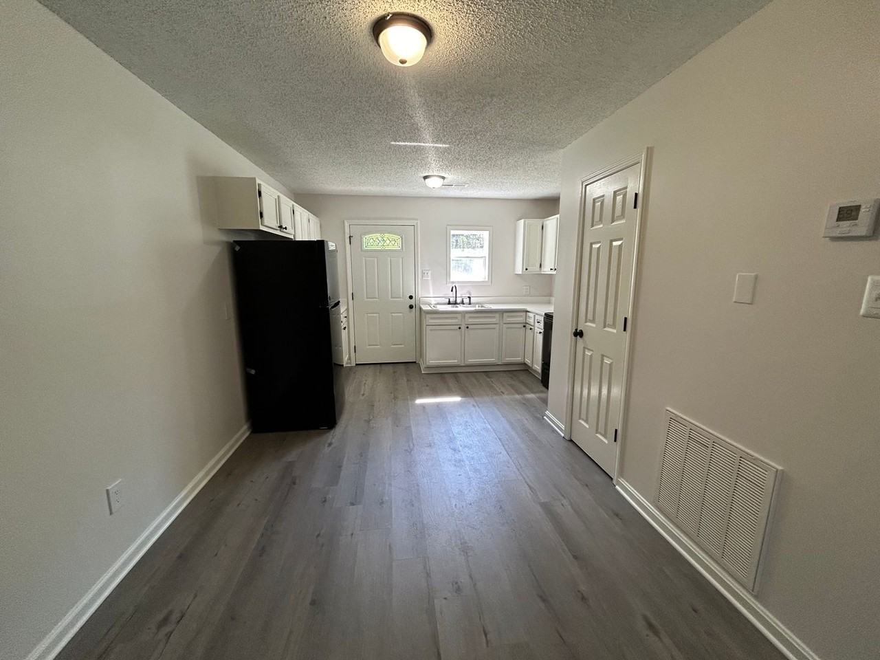 1154 S Washington Ave - Photo 3 of 10