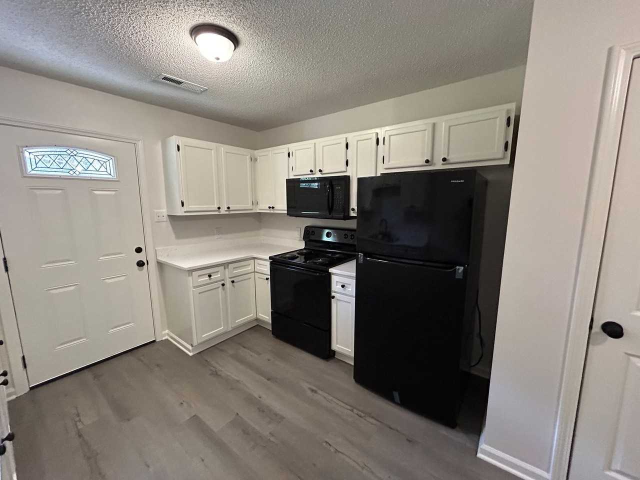 1156 S Washington Ave - Photo 5 of 11