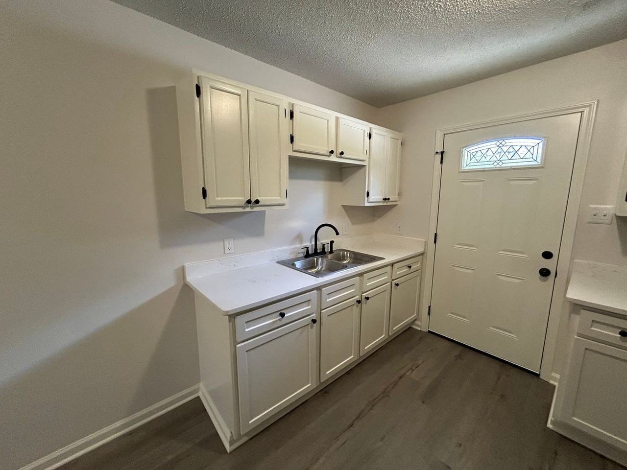 1156 S Washington Ave - Photo 6 of 11