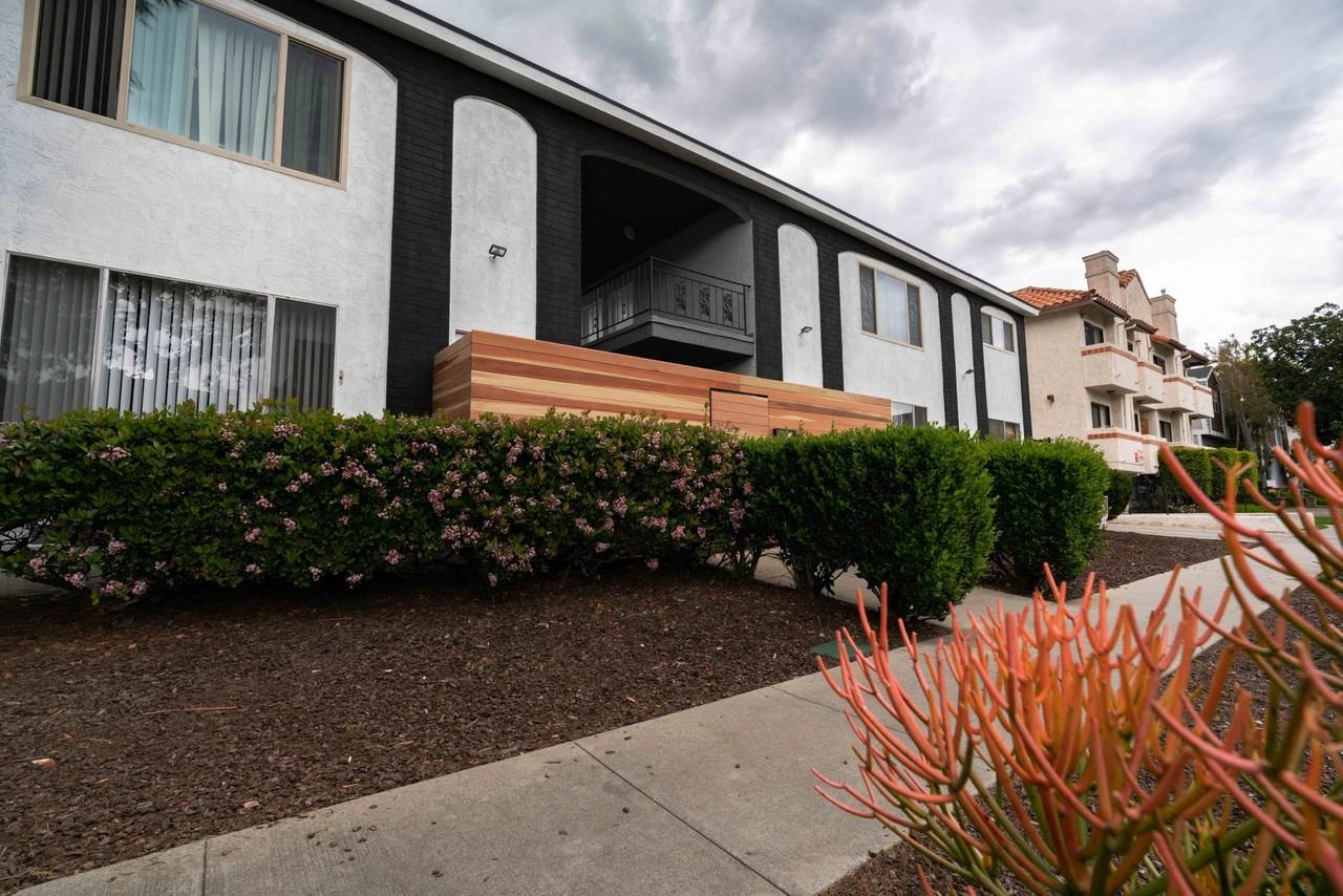 11937 Avon Way - Photo 4 of 8