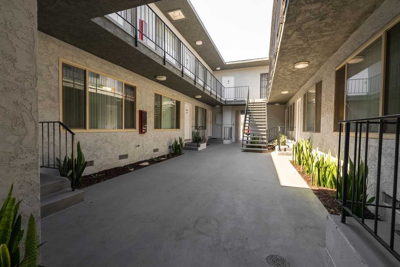 11937 Avon Way - Photo 7 of 8