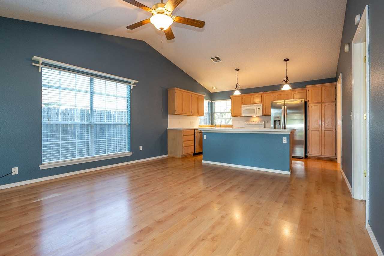 9638 S 90th East Ave - Photo 2 of 45