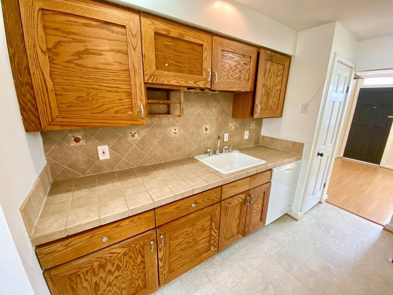666 Melvin Dr - Photo 7 of 19