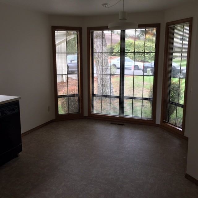 17545 Nw Woodmere Ct - Photo 2 of 11