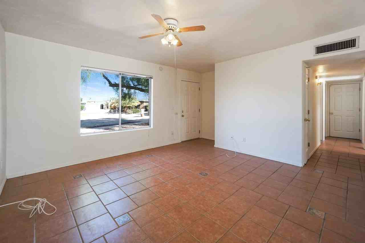 1942 S Sunburst Dr - Photo 2 of 9