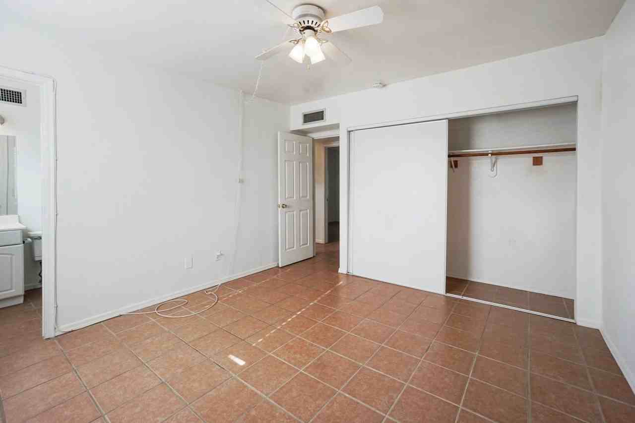 1942 S Sunburst Dr - Photo 6 of 9