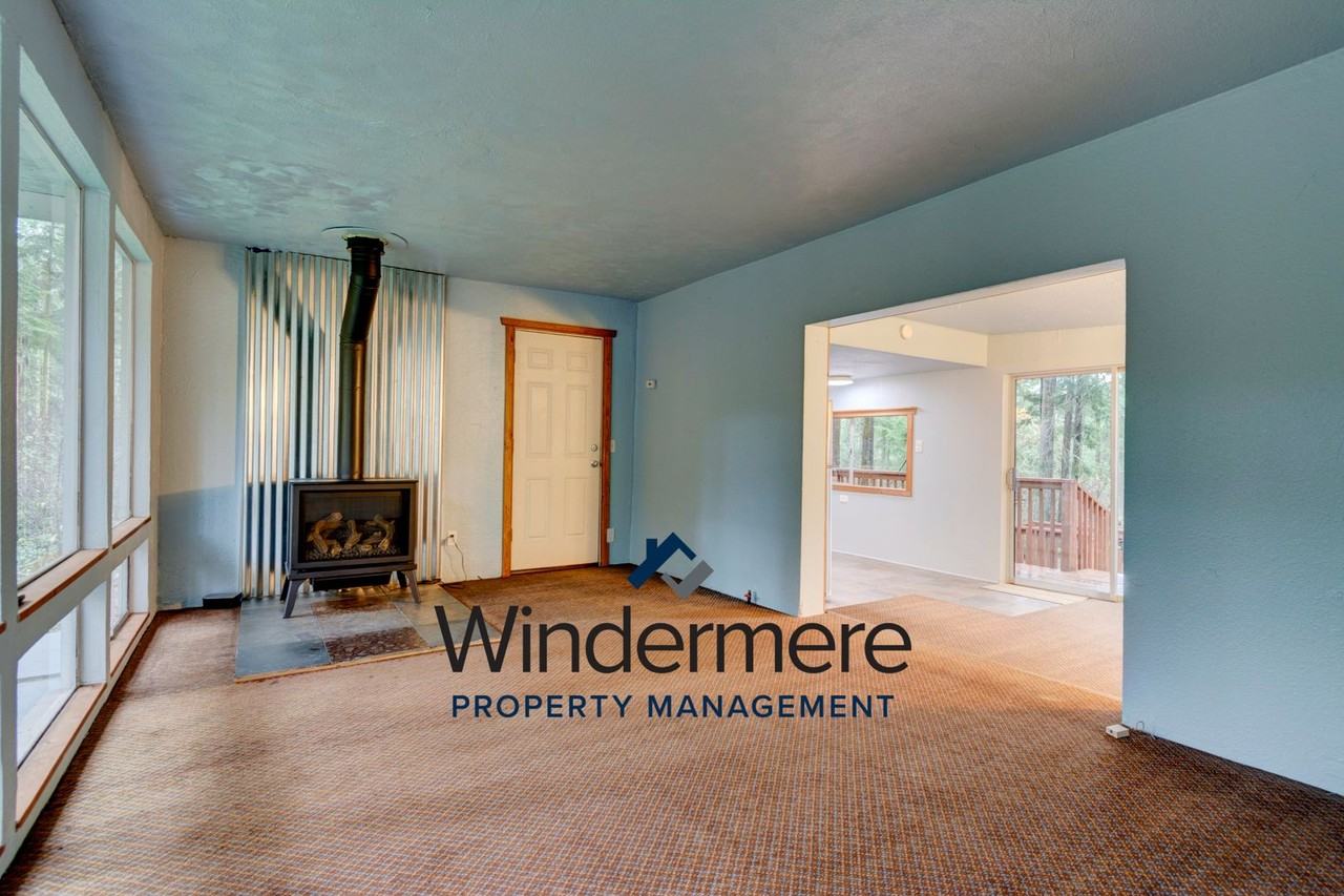 523 Hill Valley Dr - Photo 3 of 20