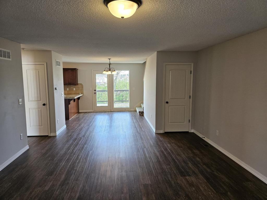 9509 N Baltimore Ave - Photo 2 of 15