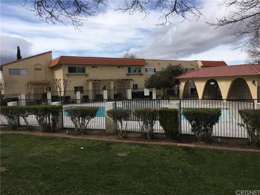 43611 Stanridge Ave - Photo 2 of 8