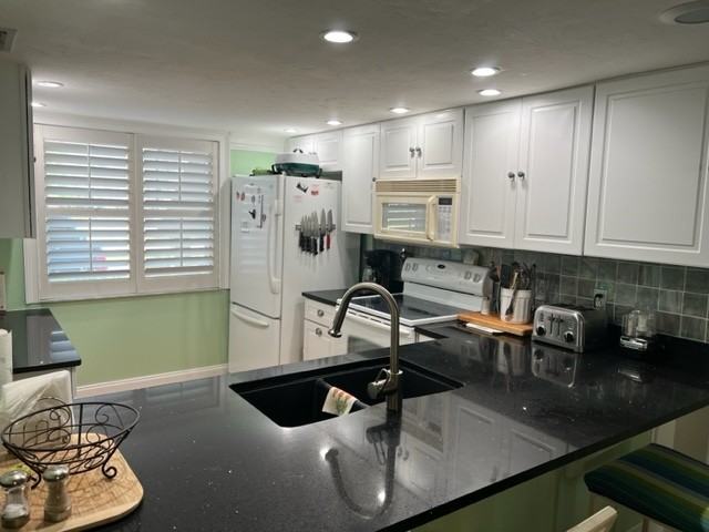 174 Palm Dr #1 - Photo 2 of 19