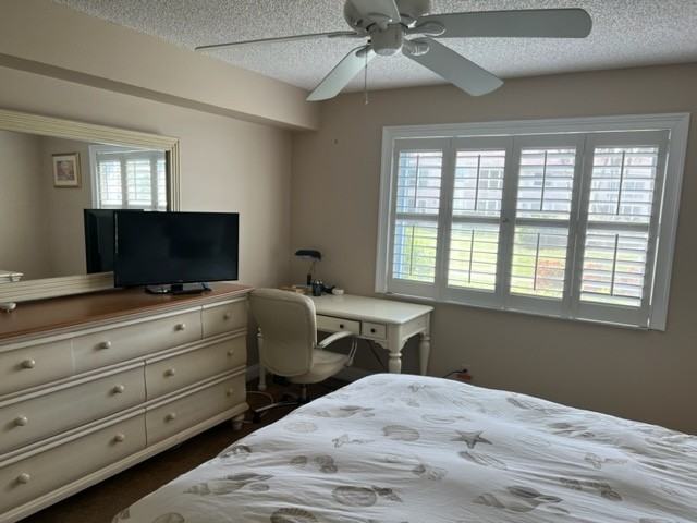 174 Palm Dr #1 - Photo 3 of 19