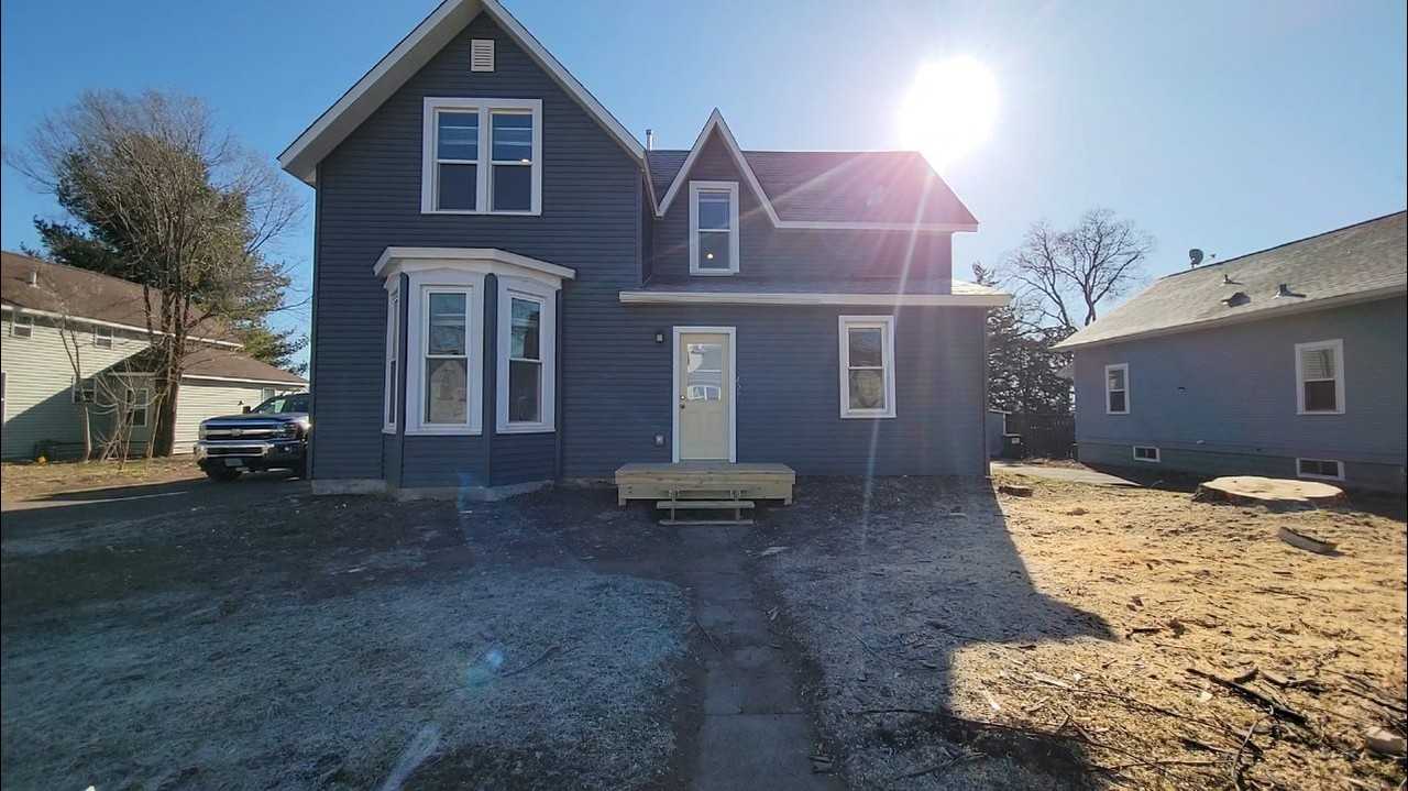 2327 4th St - Photo 2 of 23