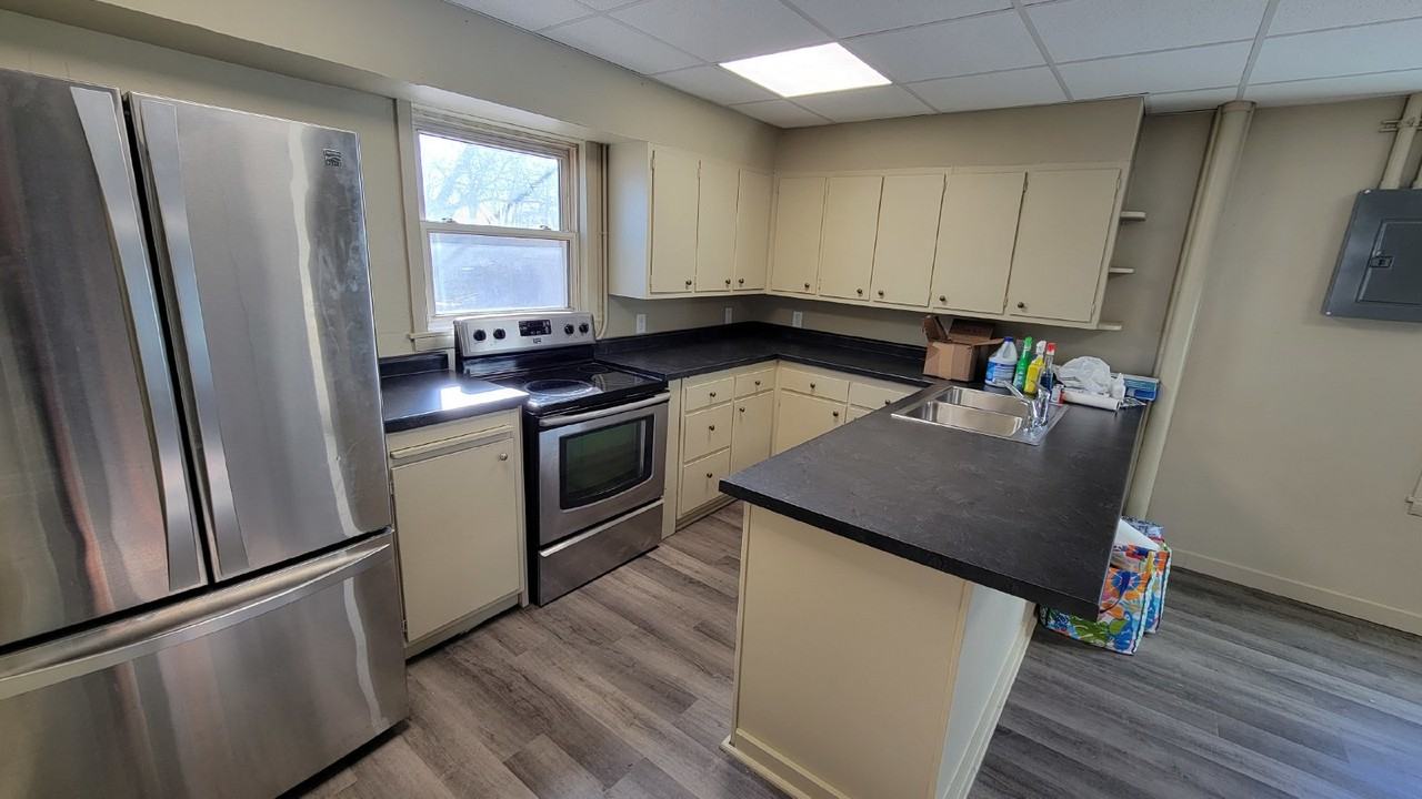 2327 4th St - Photo 4 of 19