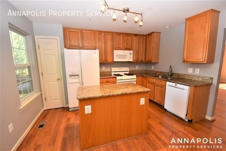 524 Francis Nicholson Way - Photo 2 of 23