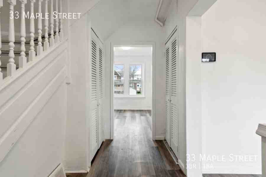 33 Maple St - Photo 3 of 24