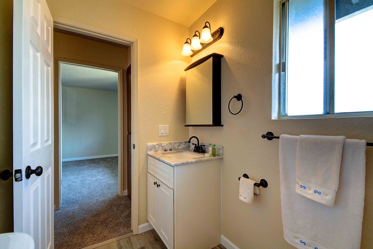 2355 Fairfield Ave #20 - Photo 7 of 29