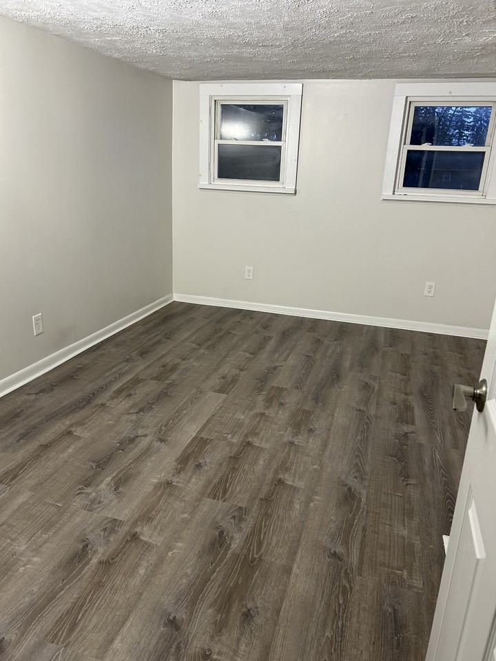 168 Chemung St #101 - Photo 3 of 8