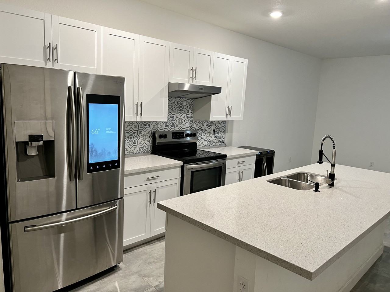 2825 Sw 17th Ave #2825 - Photo 7 of 31