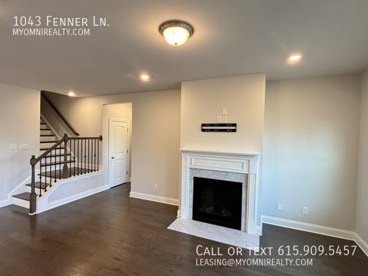 1043 Fenner Ln - Photo 5 of 40