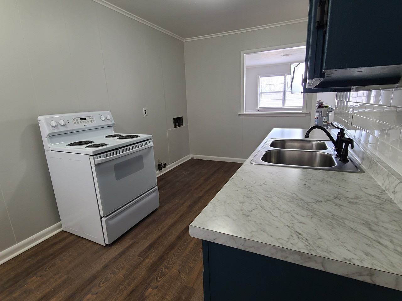 307 Se Avondale Ave #307 - Photo 2 of 7