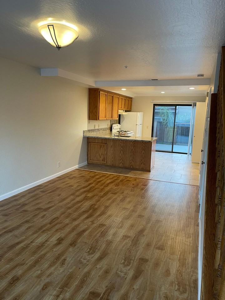 2744 College Ave #7 - Photo 2 of 10