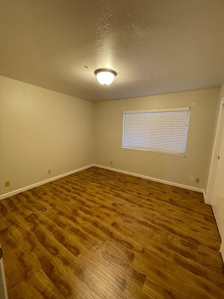 2744 College Ave #7 - Photo 4 of 10