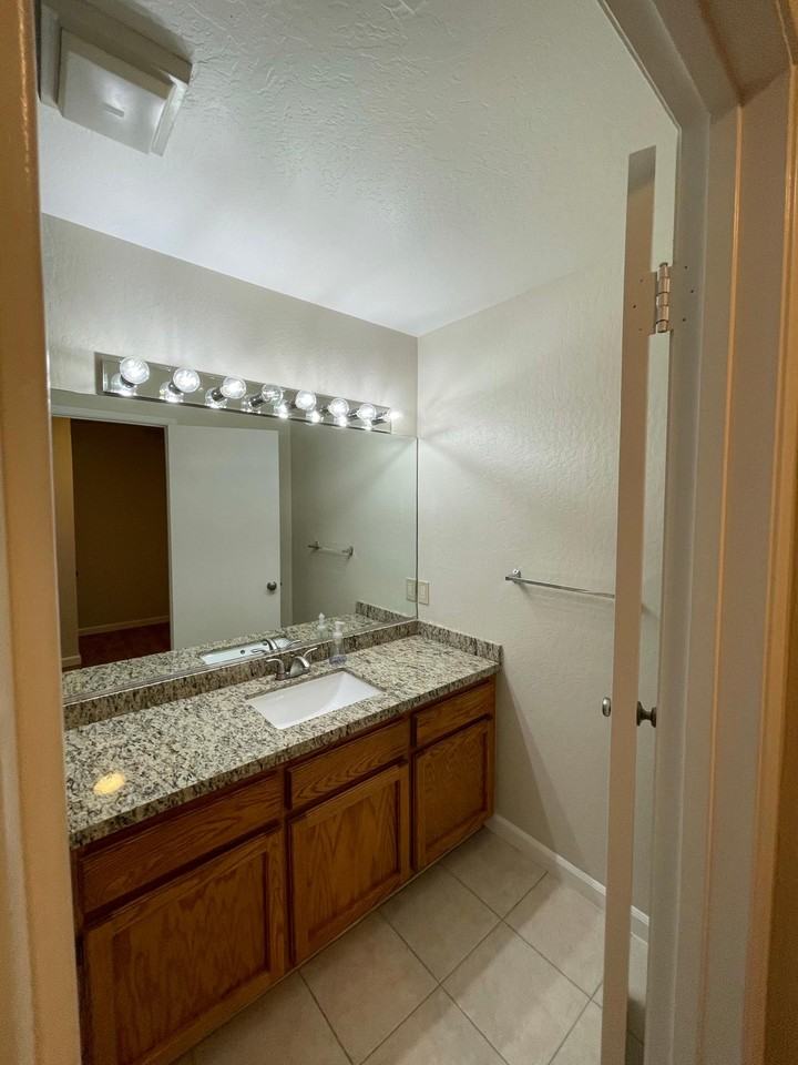 2744 College Ave #7 - Photo 6 of 10