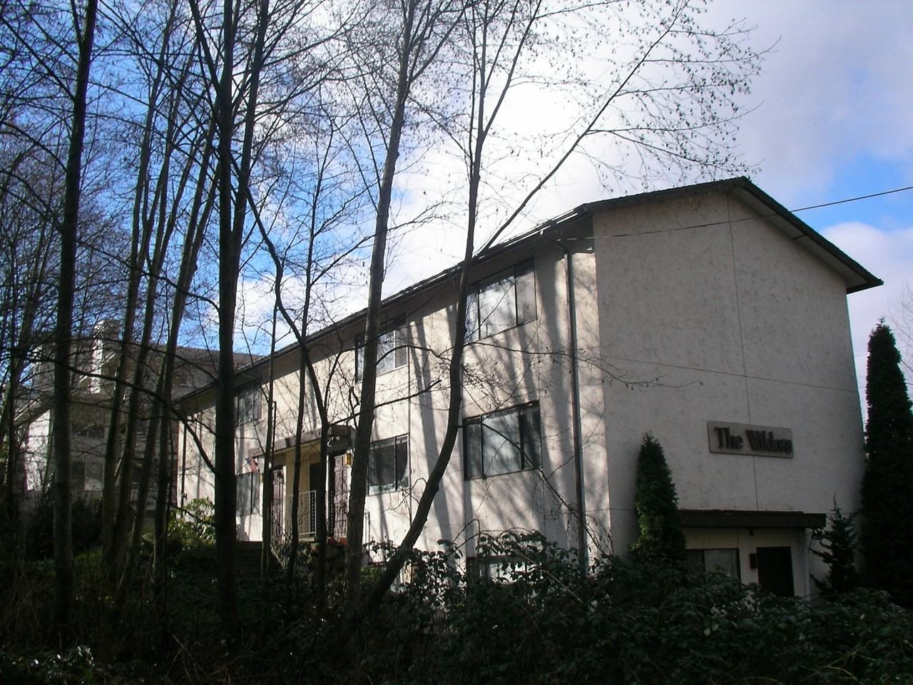 525 Ne 104th St #NA - Photo 3 of 6