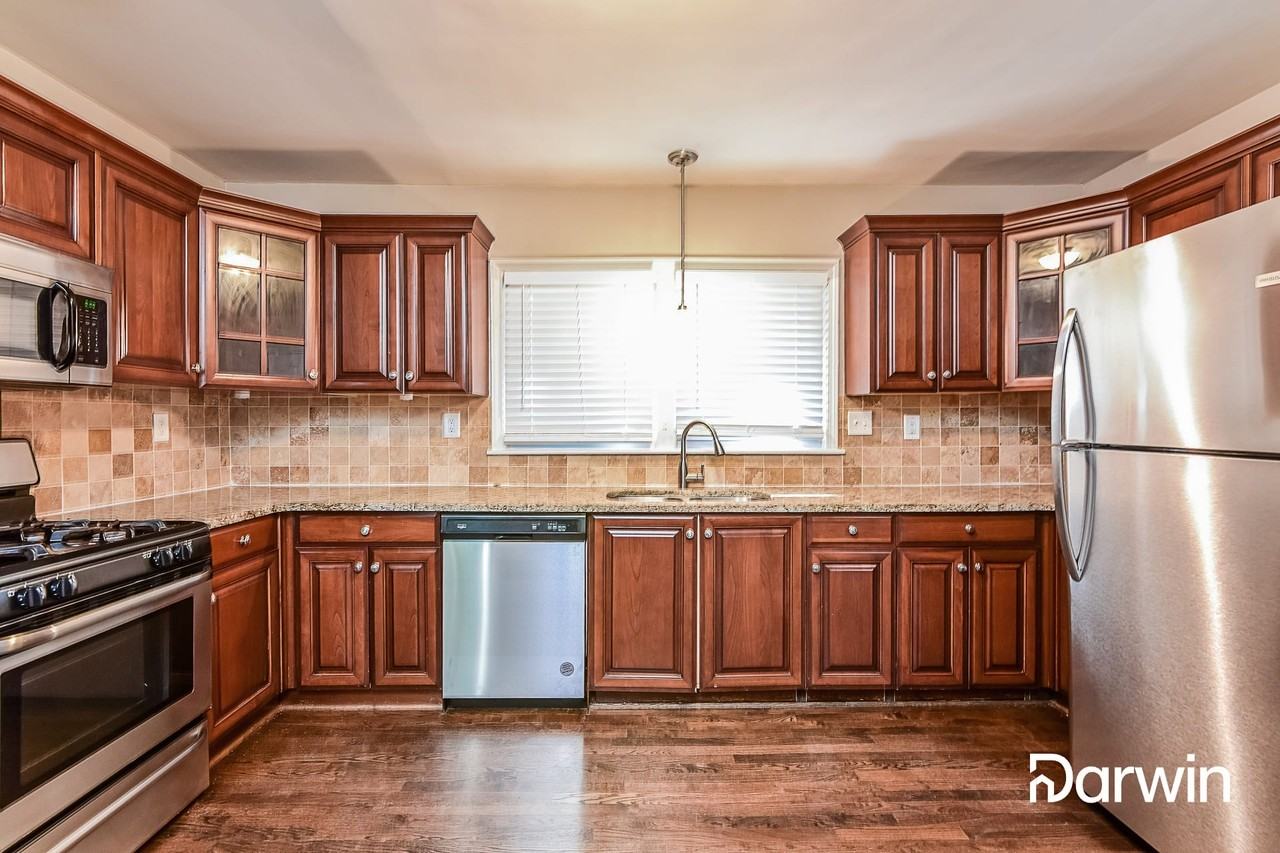 2615 Glenvalley Dr - Photo 3 of 15